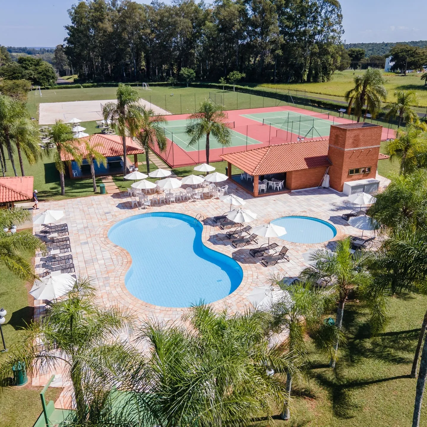 Terreno plano em Águas de Santa Bárbara no Santa Bárbara Resort — loteamento fechado Castello Branco com área verde